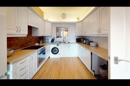 2 Bed Flat, Chester Road, M16 - Photo 5