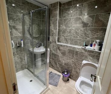 6 bedroom semi-detached house to rent - Photo 6