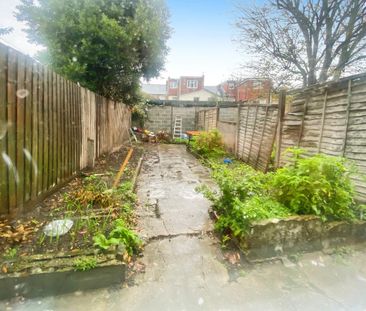 3 bedroom terraced house to rent - Photo 5