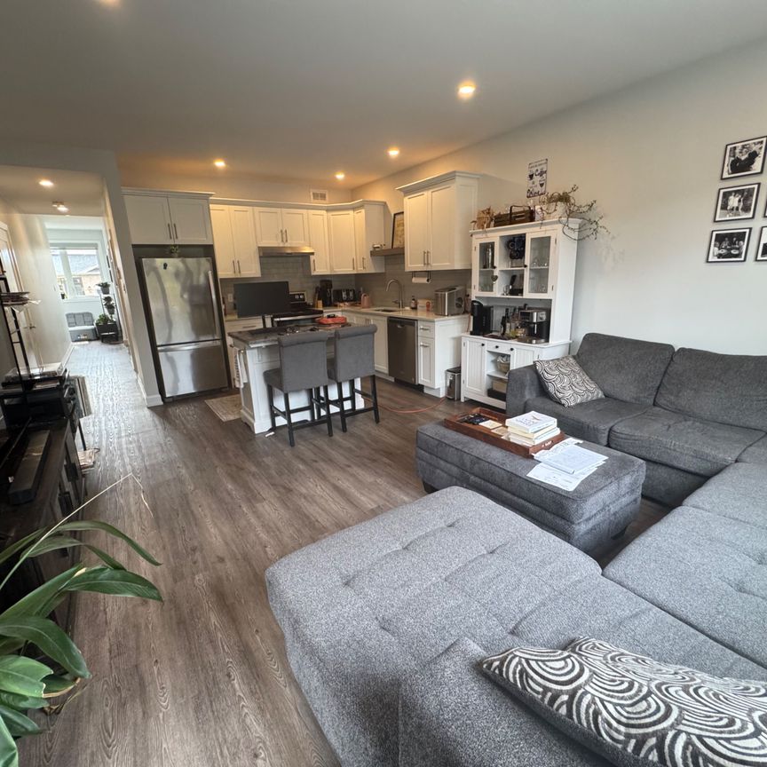 For Lease - 43 Senators Gate Drive Unit# 5, Perth, Ontario - Photo 1