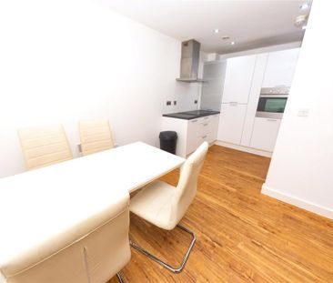 3 bedroom flat to rent - Photo 5
