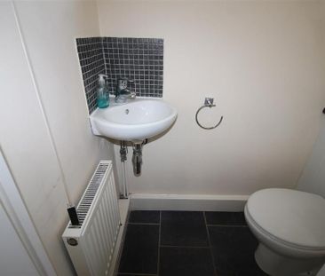 3 bedroom terraced house to rent - Photo 4
