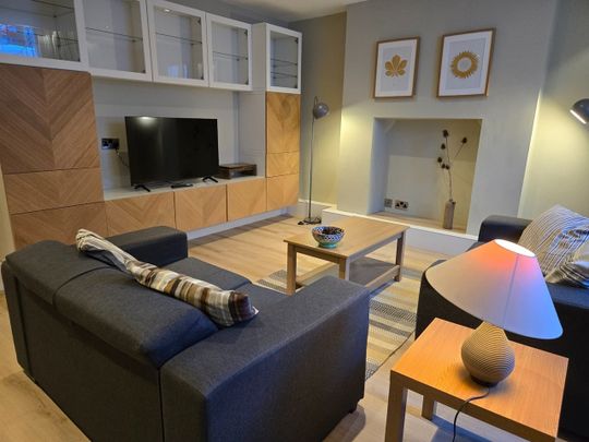 1 Bed Flat, Overstone Road, W6 - Photo 1