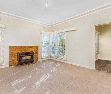 1950's Mid Century Brick Home - Photo 1