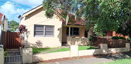 Renovated 3 Bedroom brick Home - Photo 4