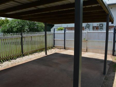 82 Hume Street, NORTH TOOWOOMBA - Photo 2