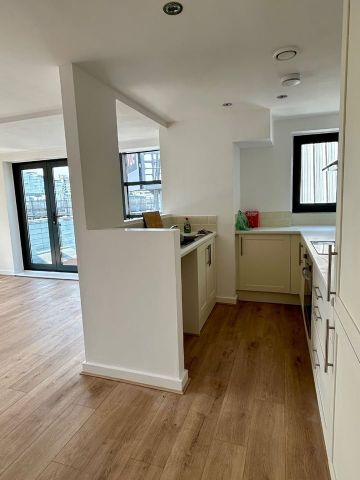 2 Bed Flat, Withy Grove, M4 - Photo 3
