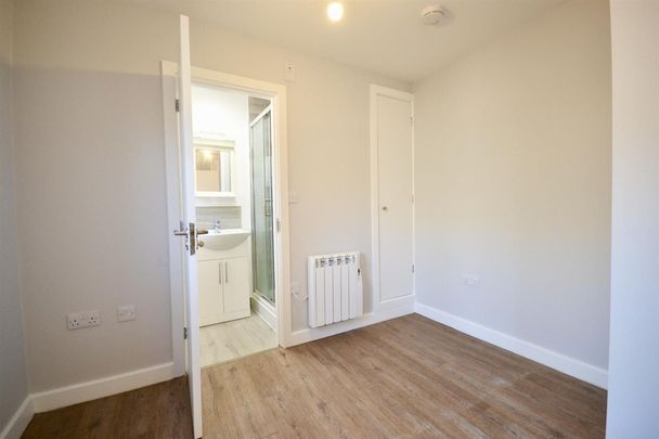 High Street, Loughborough, Le11 - Photo 1