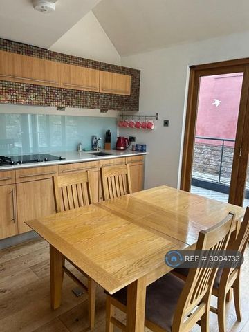 3 bedroom semi-detached house to rent - Photo 5