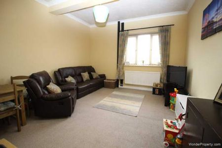 2 bedroom property to rent in Colchester - Photo 2