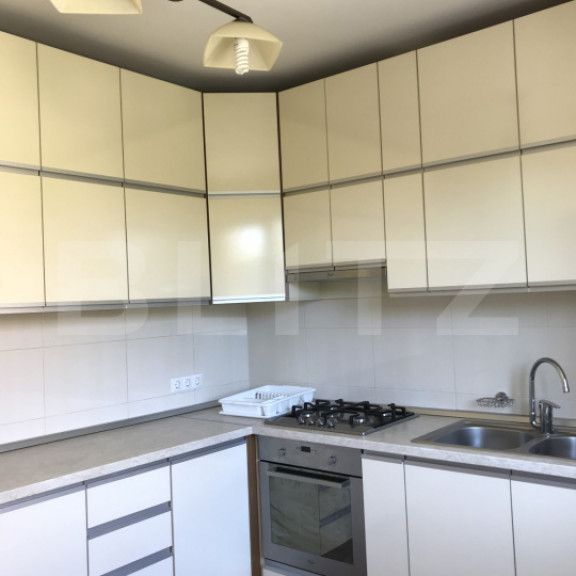 Casa nemobilat pentru birouri, hala 10 parcări, zona Marast - Fotografie 1