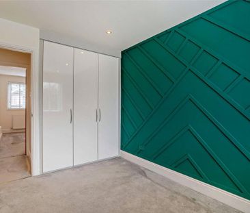4 bedroom semi-detached house to rent - Photo 5