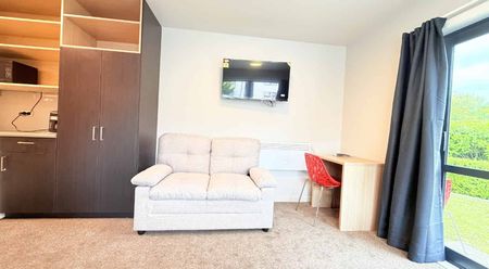 Studio apartment with Utilities Included - Photo 2