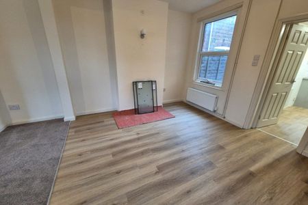 Diamond Street - Photo 2