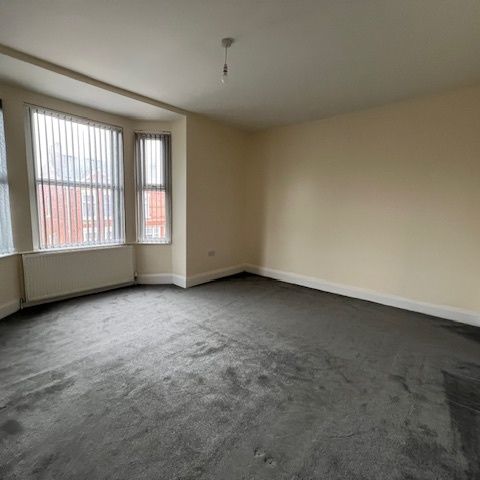 3 Bed End Terrace, Colley Street, M32 - Photo 1