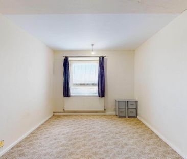 Price £1,800 pcm - Available Now - Part Furnished - Photo 6