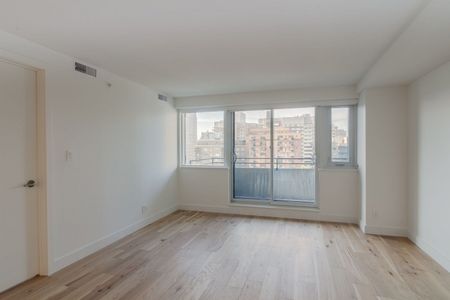 3460 Peel Street - Photo 3