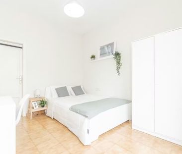 Carrer de Mallorca, Barcelona, Catalonia 08036 - Photo 3