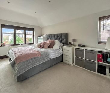 4 bedroom semi-detached house to rent - Photo 3