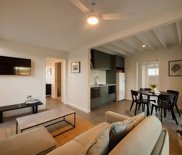 Luxury & Coastal Living in the Heart of Palm Beach - Photo 2