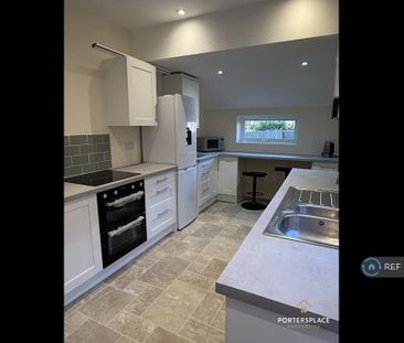 4 bedroom terraced house to rent - Photo 5