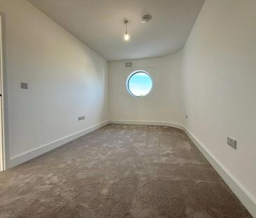 2 bedroom penthouse to rent - Photo 6