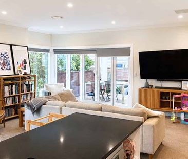 Spacious Living in the Heart of Karori - Photo 1