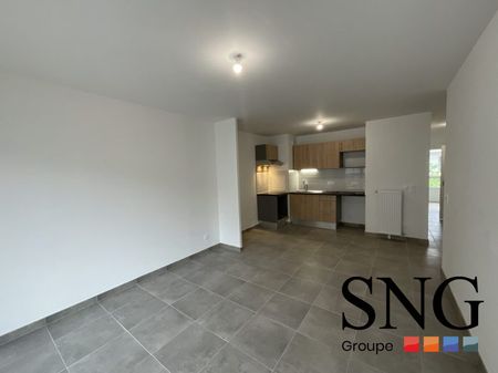 T4 AVEC BALCON + 2 PARKINGS + CAVE - Photo 2