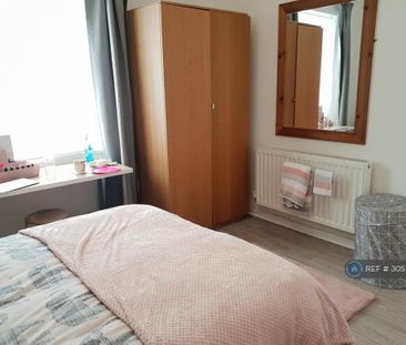 4 bedroom terraced house to rent - Photo 5