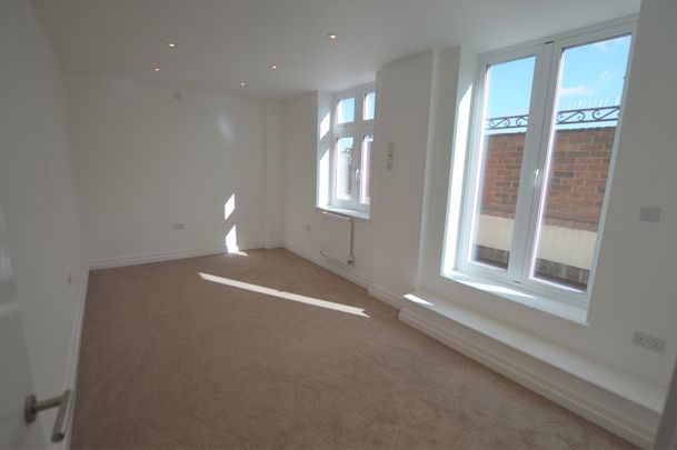 kent road, kent, London - Photo 1