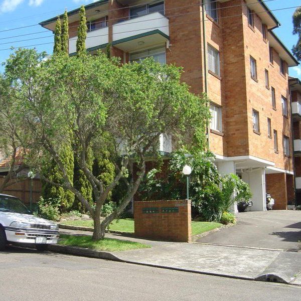 SPACE & CONVENIENCE - Photo 1