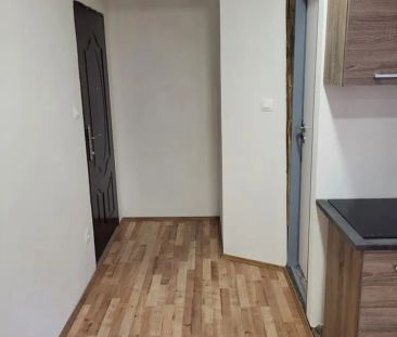 Pronájem bytu 1+kk, 30 m - Fotografie 1