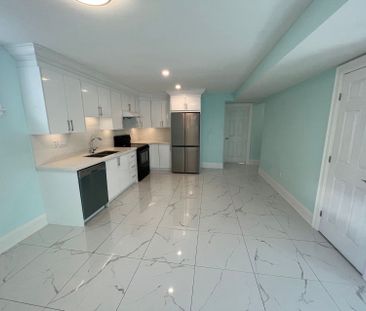 For Lease - 994 Garrard Avenue, Mississauga, Ontario - Photo 3