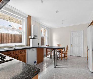 4 bedroom terraced house to rent - Photo 6