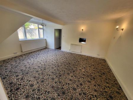 6 bedroom detached house to rent - Photo 3