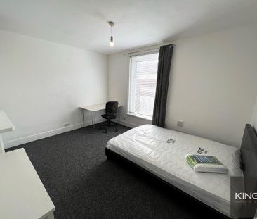 4 bedroom terraced house to rent - Photo 6