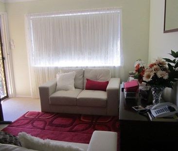 SOUTH TAMWORTH - Two Bedroom Unit - Photo 4