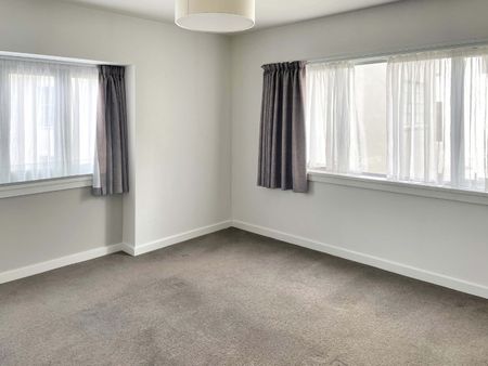 Apartment Living - Photo 3