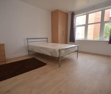 1 bedroom Flat To Let - Photo 2