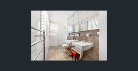 LARGE LUXURIOUS ARCHITECTURAL LANDMARK RESIDENCE IS A FABULOUS ALTERNATIVE TO MODERN APARTMENT STYLE LIVING IN ELITE DOUBLE BAY VILLAGE - Photo 5