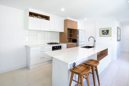 902 Medinah Avenue, Robina QLD 4226 - House For Rent | Domain - Photo 5