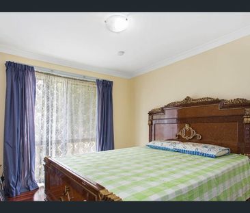 11 Darling Ct, Hampton Park, Vic 3976 - Photo 2