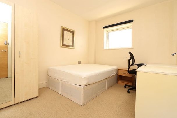 Room in a Shared Flat, Cedar Court, SE1 - Photo 1