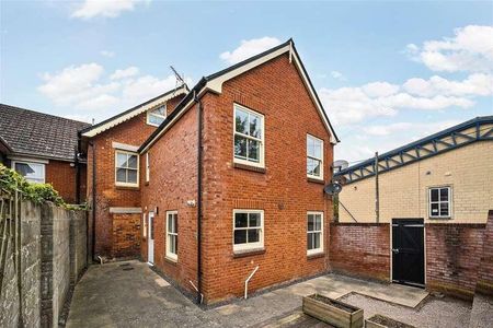 Long Close, Downton, SP5 - Photo 2