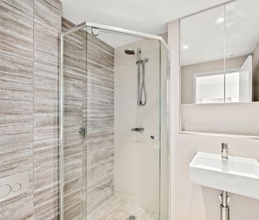 Living in the Heart of Point Frederick - Photo 6