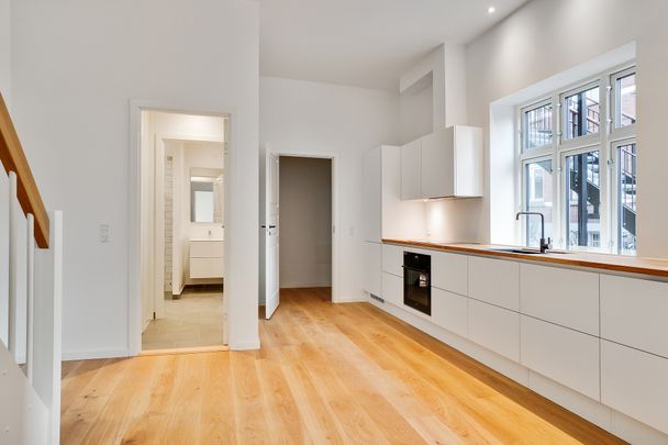 2 etager m skøn terrasse på 1. sal - Foto 1