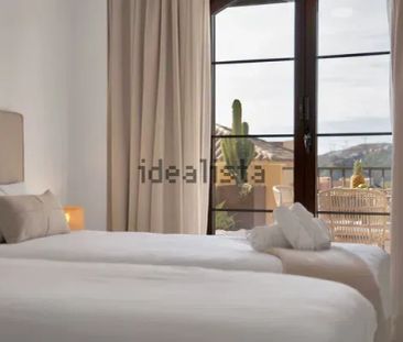 Alquiler de ático en Urbanizacion la finca s/n - Photo 3