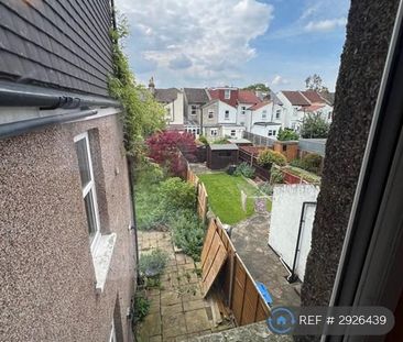 1 bedroom in a house share to rent - Photo 6