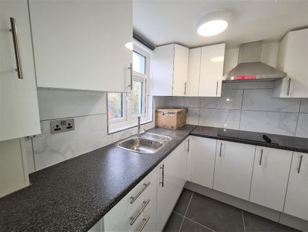 House share to rent - Photo 2