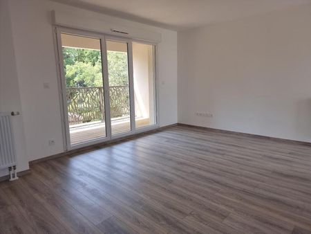 Location Appartement 4 pièces 72m² NOTRE DAME D OE 37390 - Photo 2